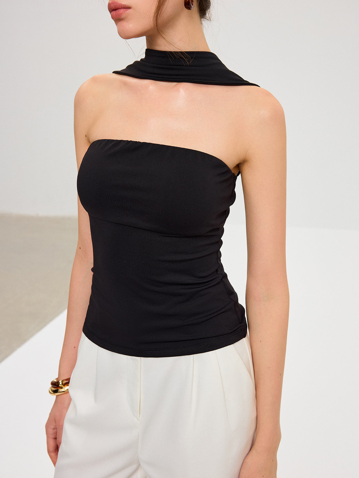 Bra-Free Halter Neck Backless Top-Massicos