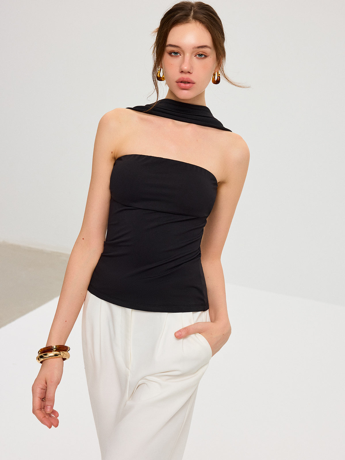 Bra-Free Halter Neck Backless Top-Massicos