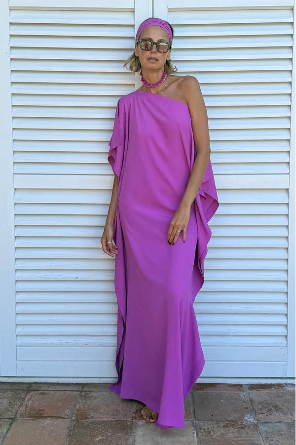 Flowing Asymmetric Caftan With Belt-ROVOLE