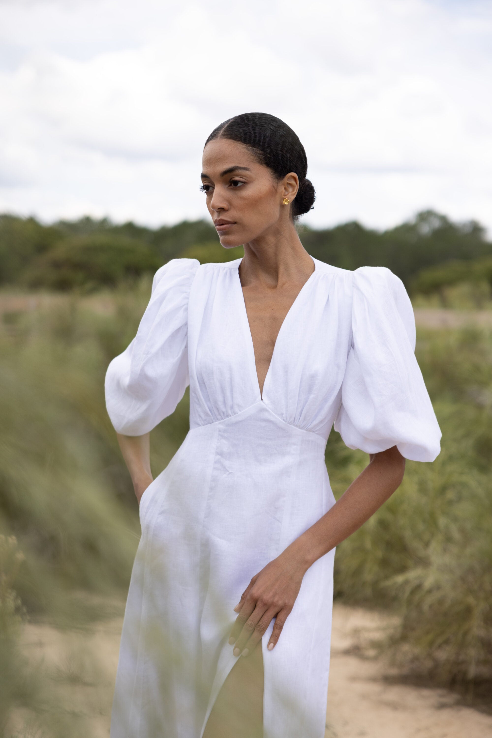 Chic and simple V-neck halter dress-Massicos