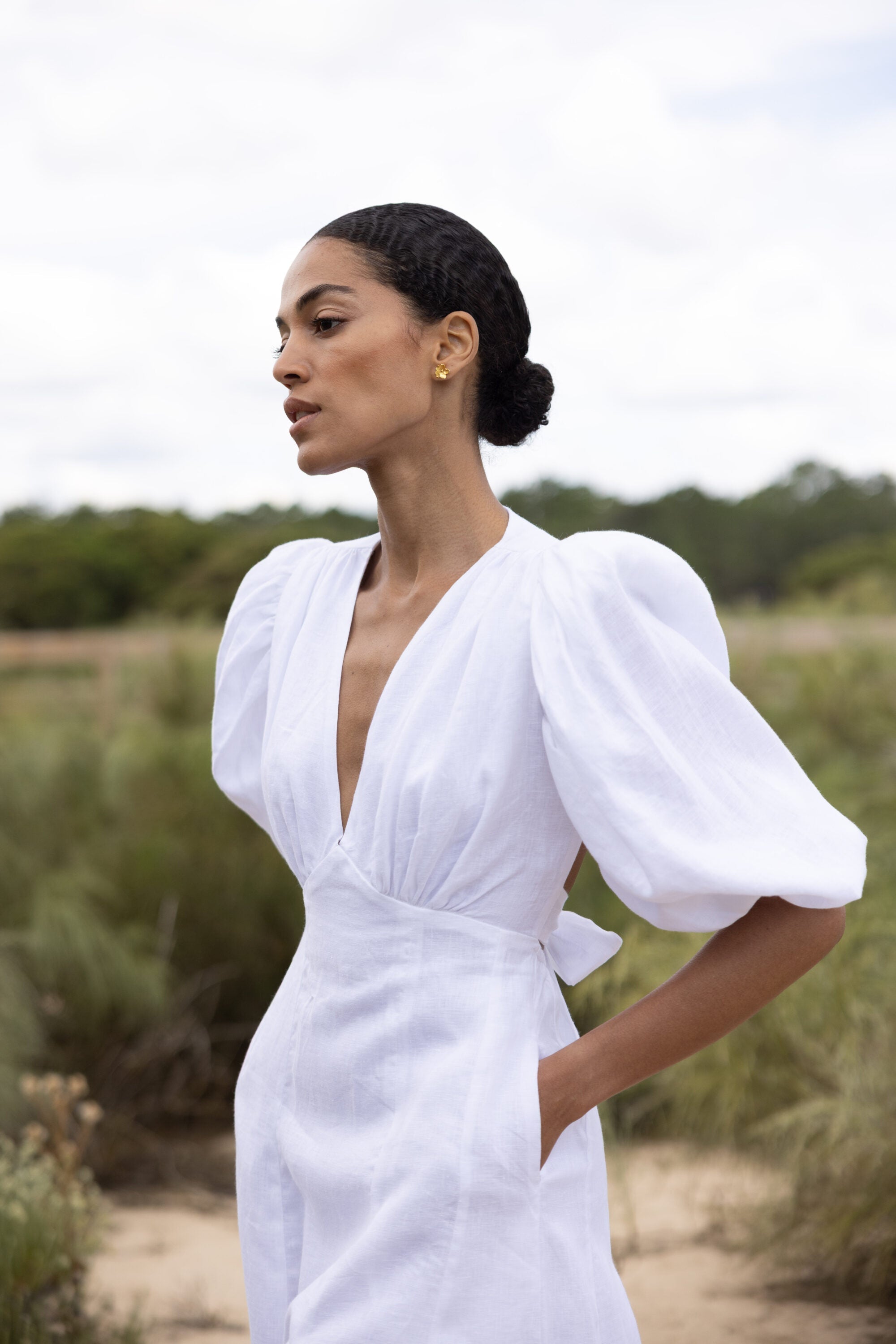 Chic and simple V-neck halter dress-Massicos