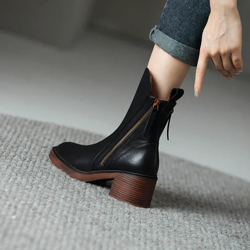 Addison | Leather Ankle Boots with Zip-ROVOLE