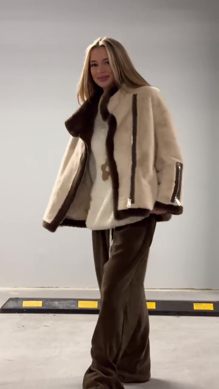 Designer plush cropped jacket-Massicos