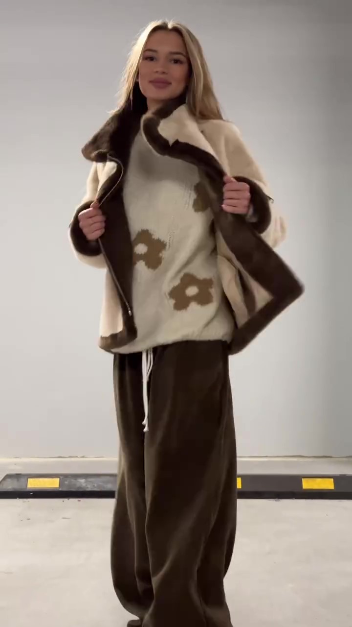 Designer plush cropped jacket-Massicos
