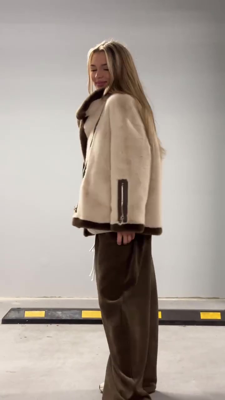 Designer plush cropped jacket-Massicos