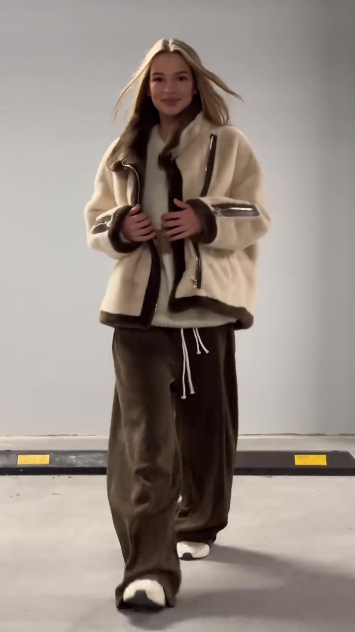 Designer plush cropped jacket-Massicos