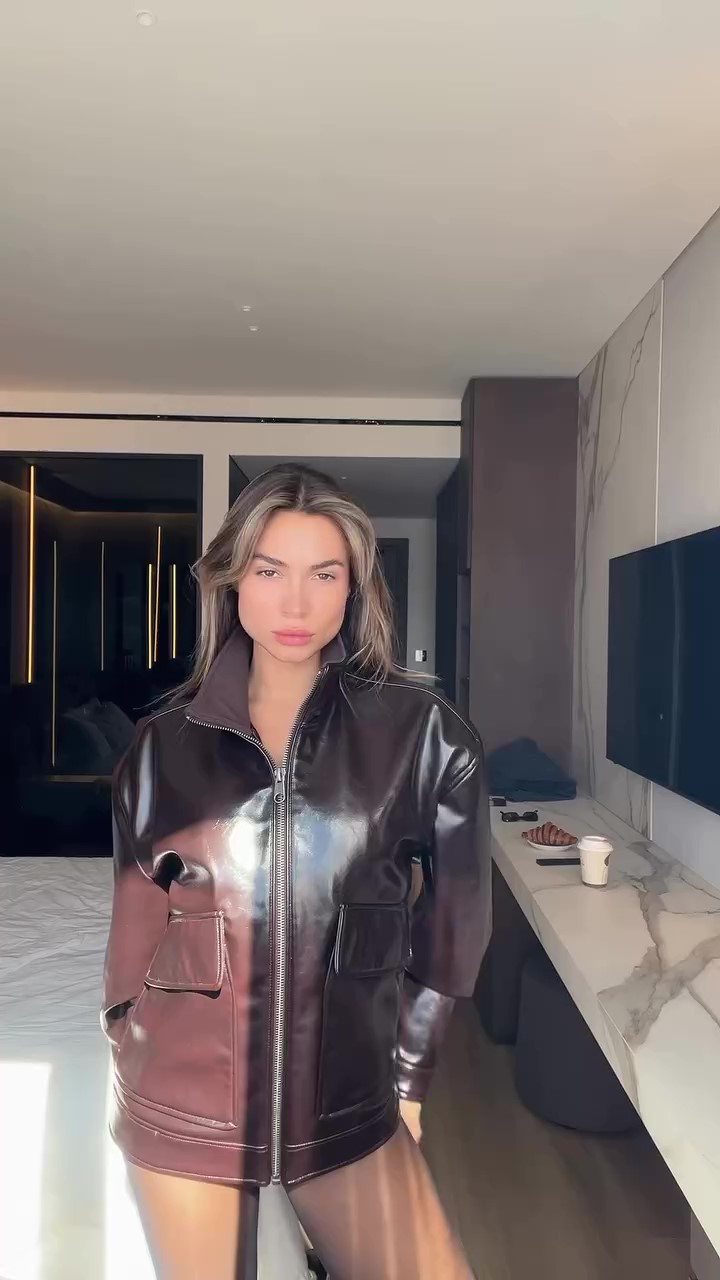 Oversized burgundy leather jacket-Massicos
