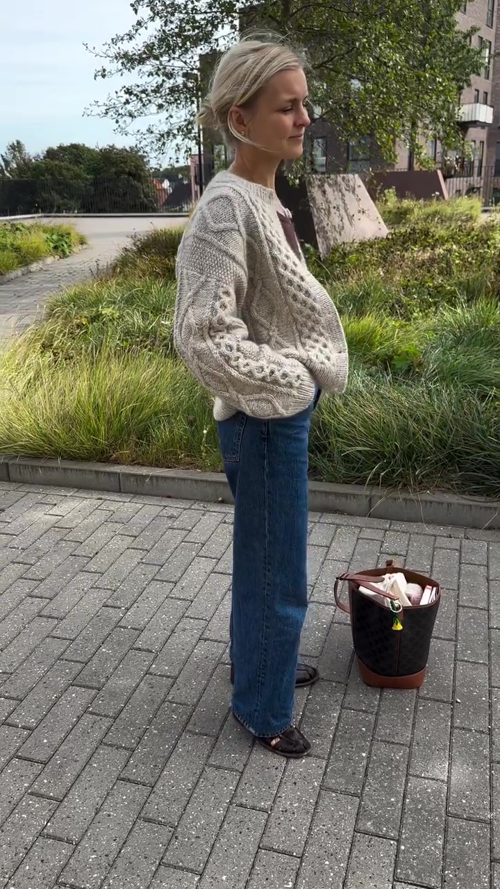 Hand-buttoned wool sweater-Massicos