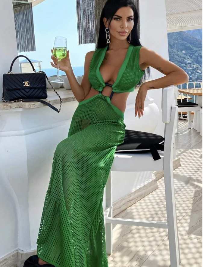 Emerald Maxi Dress V-neckline-ROVOLE