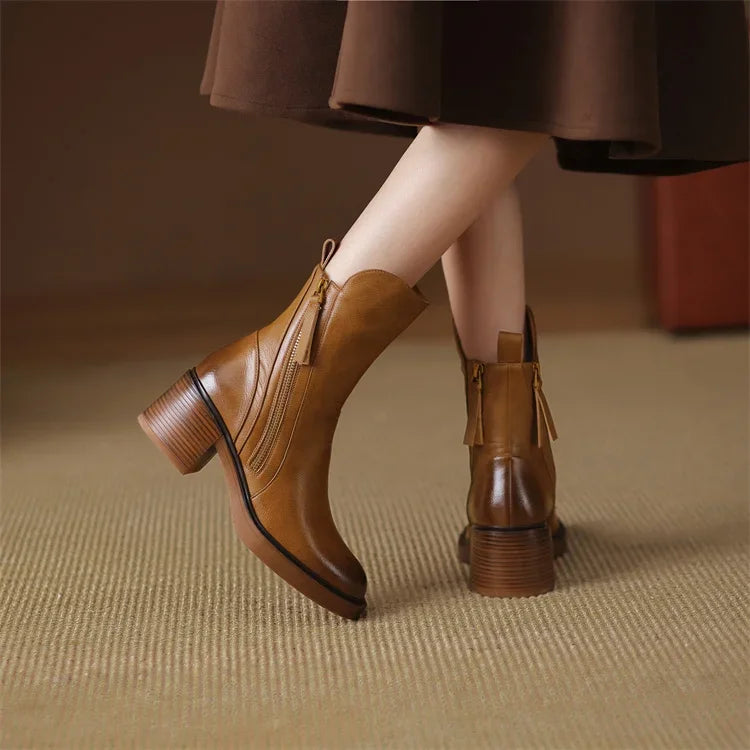 Addison | Leather Ankle Boots with Zip-ROVOLE
