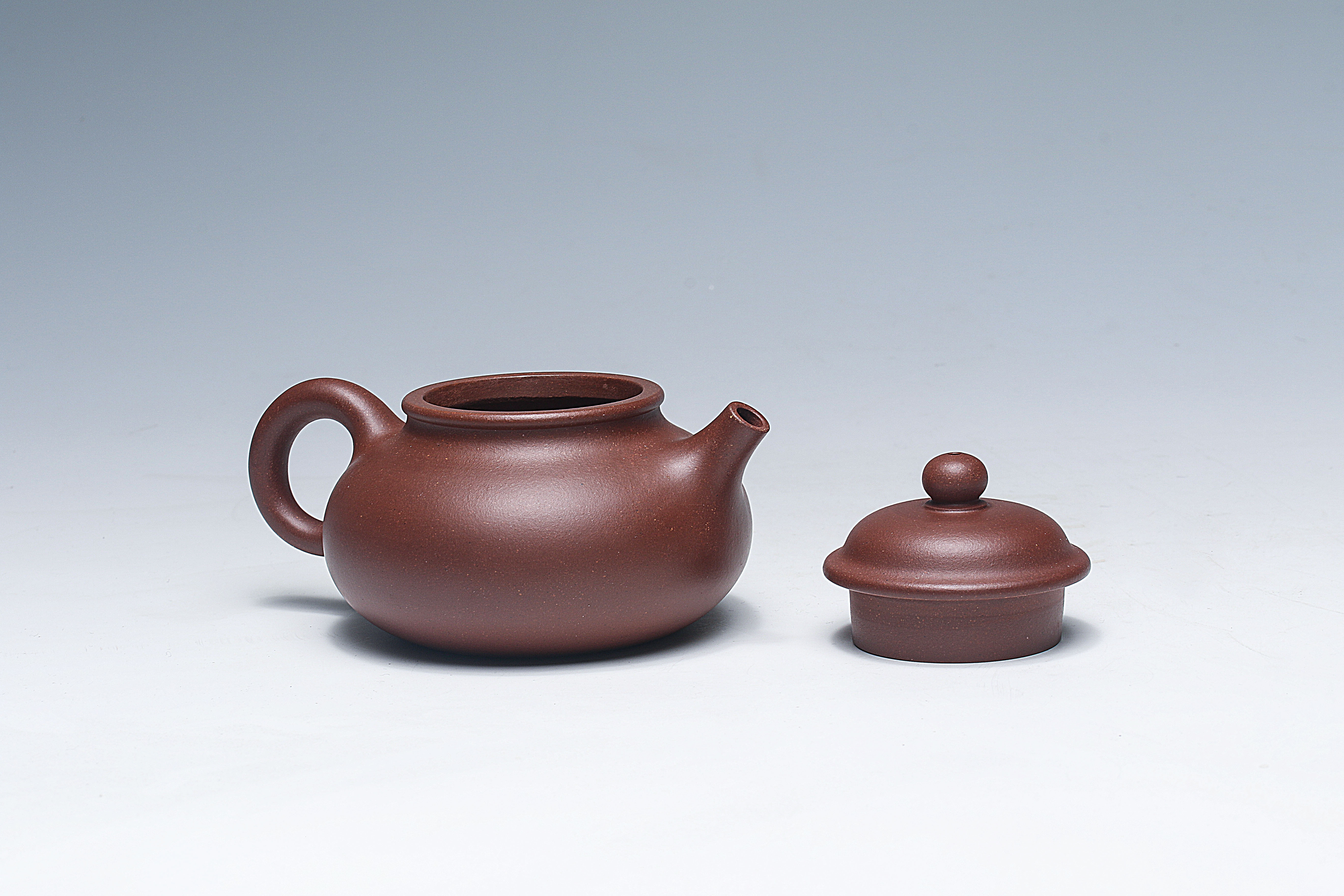 小容天宜兴原矿紫砂壶五号井底槽清泥料丁亦琴手工制作160CC Xiaorong Tian Yixing Original Ore Purple Clay Teapot, No. 5 Well Bottom Groove, Clear Clay, Handmade by Ding Yiqin, 160CC