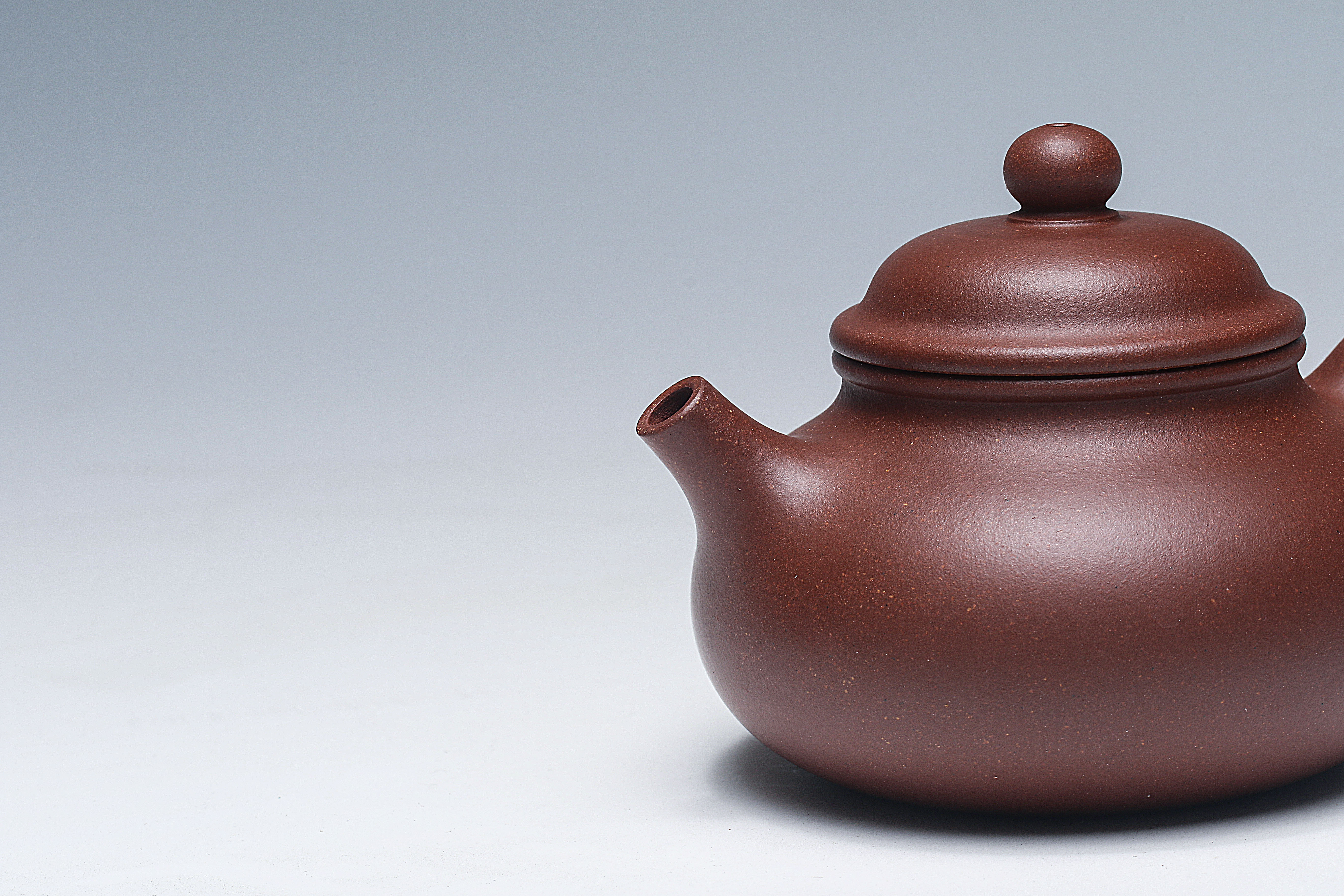 小容天宜兴原矿紫砂壶五号井底槽清泥料丁亦琴手工制作160CC Xiaorong Tian Yixing Original Ore Purple Clay Teapot, No. 5 Well Bottom Groove, Clear Clay, Handmade by Ding Yiqin, 160CC
