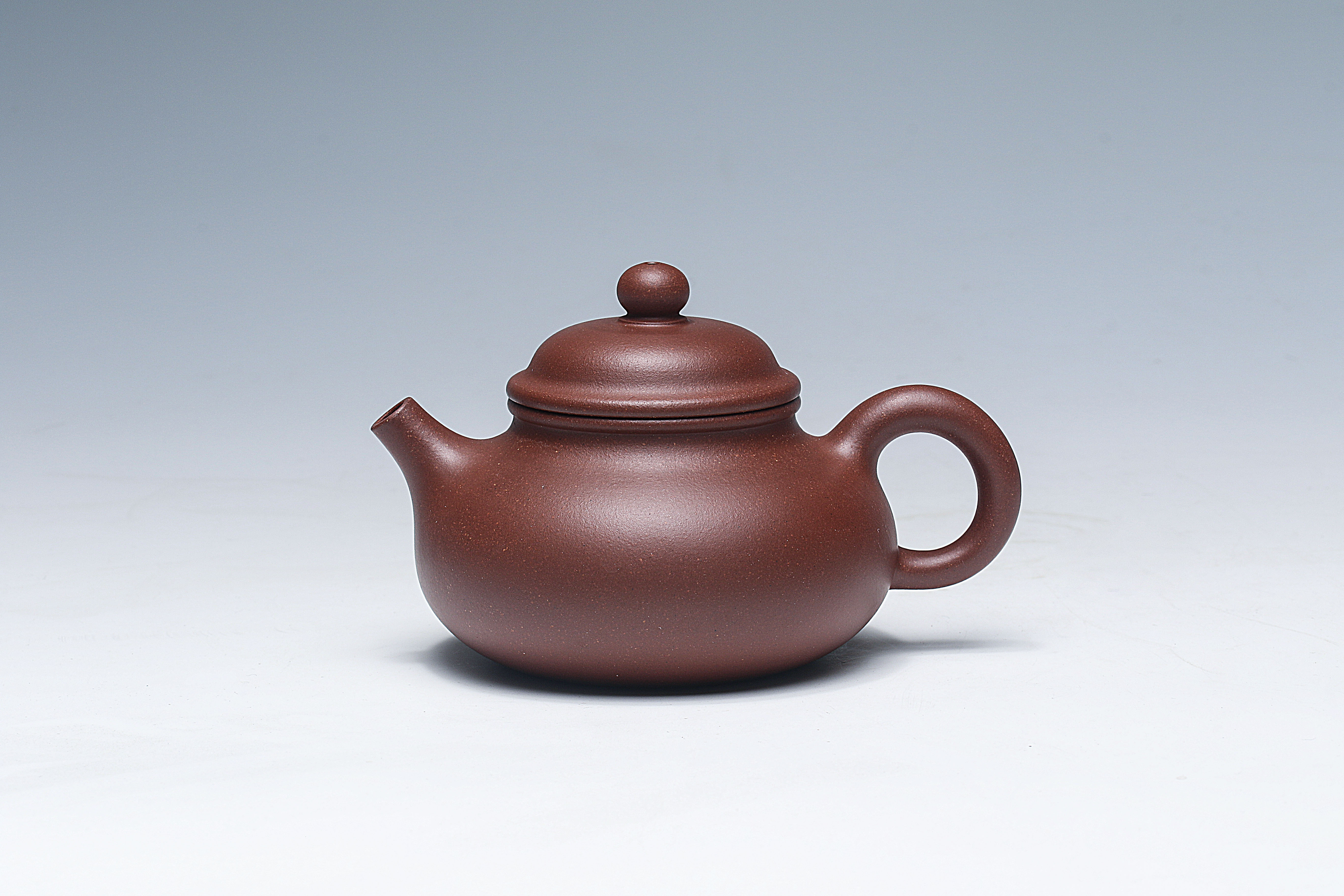 小容天宜兴原矿紫砂壶五号井底槽清泥料丁亦琴手工制作160CC Xiaorong Tian Yixing Original Ore Purple Clay Teapot, No. 5 Well Bottom Groove, Clear Clay, Handmade by Ding Yiqin, 160CC