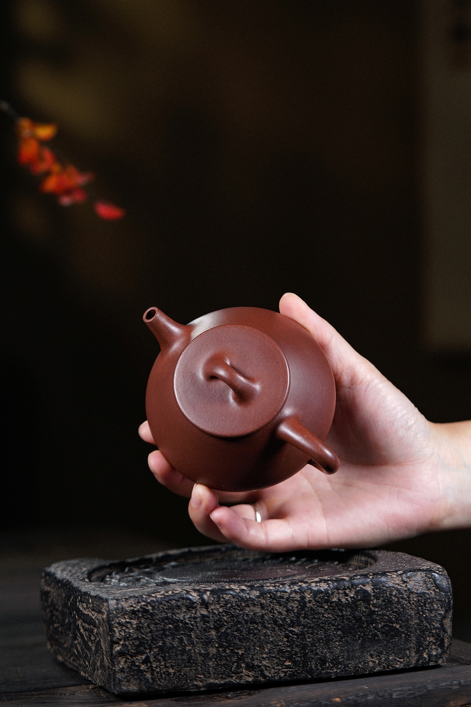 平盖石瓢宜兴原矿紫砂壶五号井底槽清泥料丁亦琴手工制作170CC Ping Gai Shi Piao Yixing Original Ore Purple Clay Teapot No. 5 Well Bottom Groove Qing Clay Material Handcrafted by Ding Yiqin 170CC