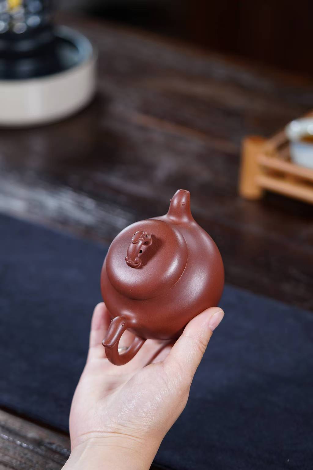 龙吟宜兴原矿紫砂壶五号井底槽清泥料丁亦琴手工制作190CC Longyin Yixing Original Ore Purple Clay Teapot No. 5 Well Bottom Slot Clear Clay Material, Handmade by Ding Yiqin, 190CC