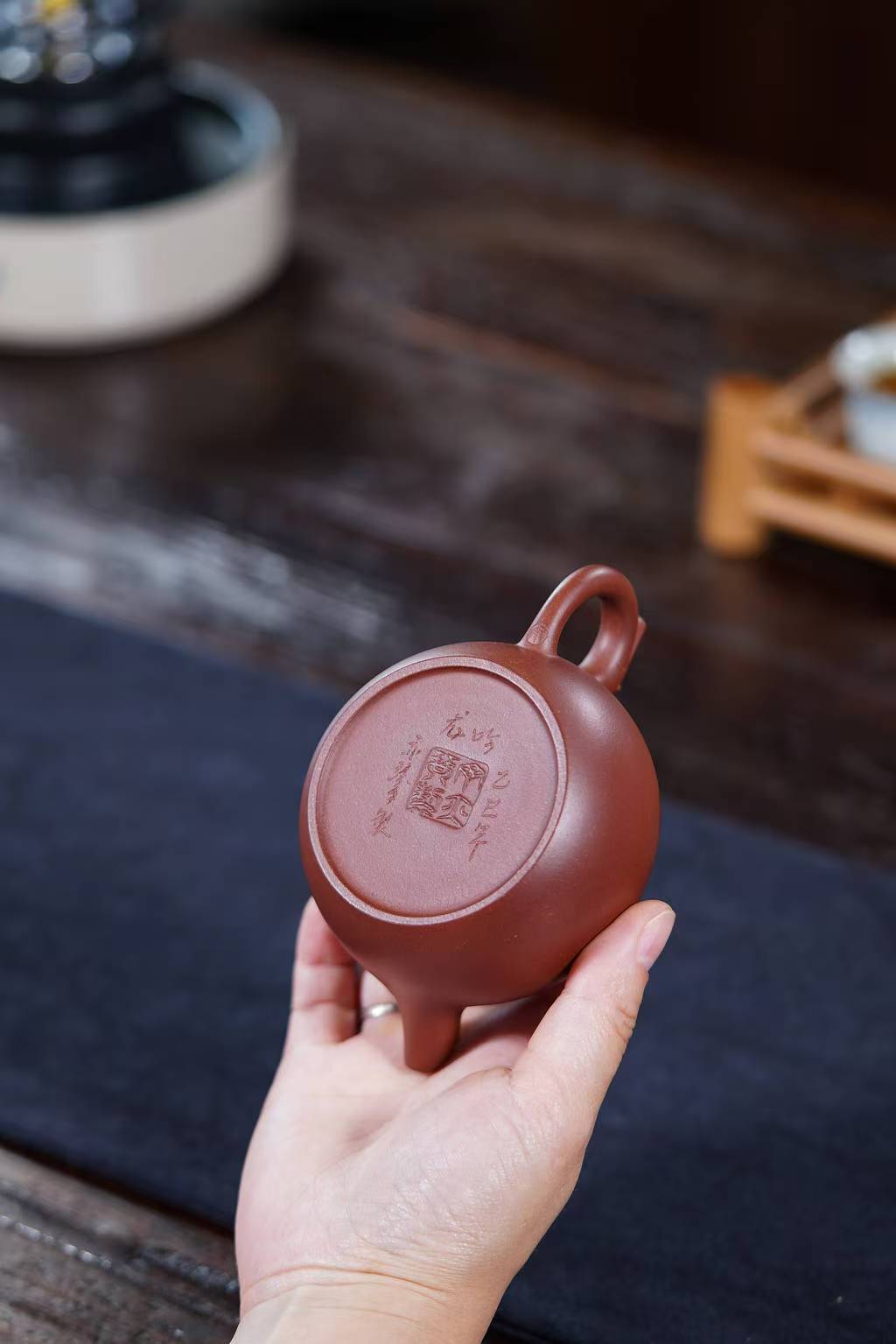 龙吟宜兴原矿紫砂壶五号井底槽清泥料丁亦琴手工制作190CC Longyin Yixing Original Ore Purple Clay Teapot No. 5 Well Bottom Slot Clear Clay Material, Handmade by Ding Yiqin, 190CC
