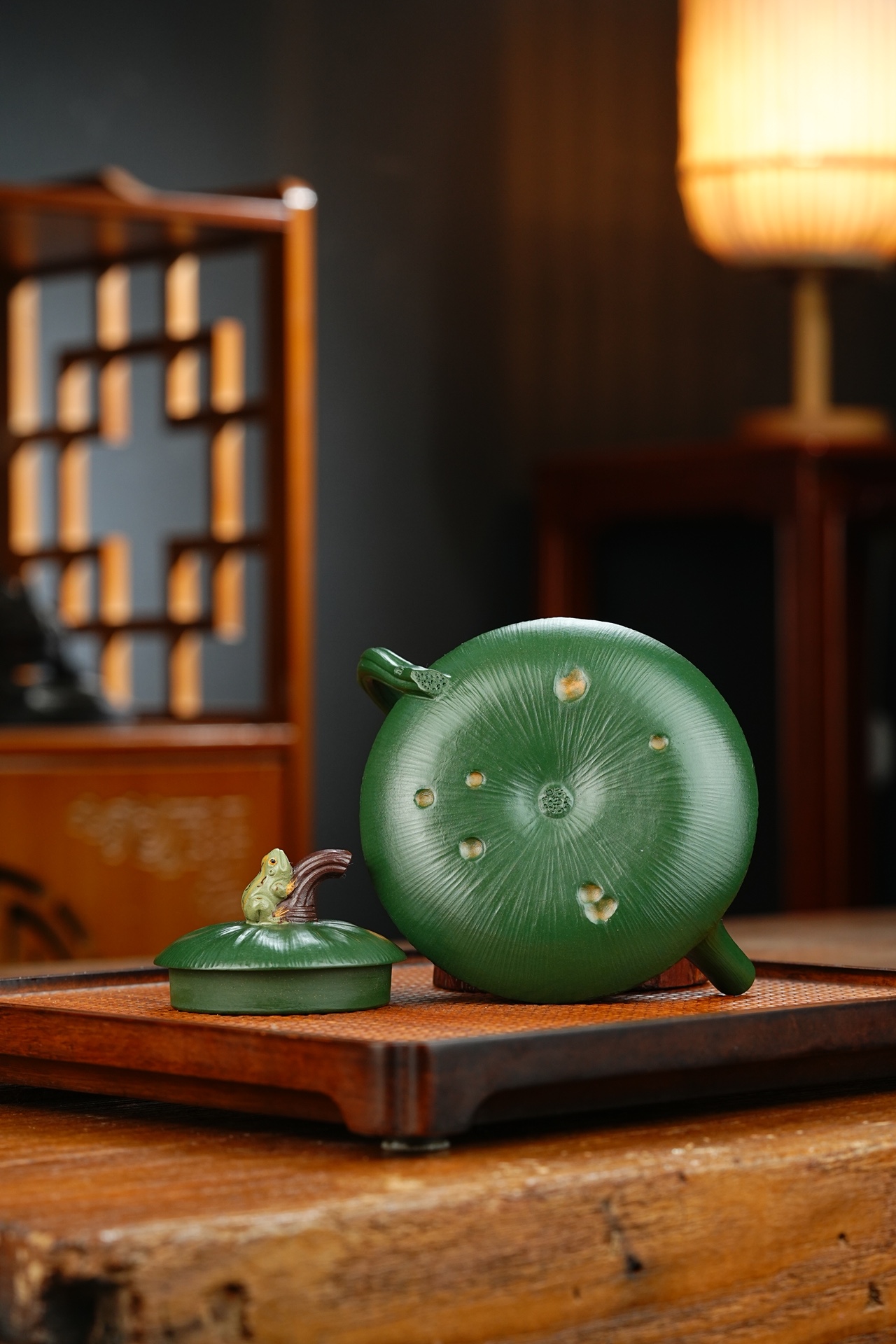 蛙趣莲蓬宜兴紫砂壶原矿绿泥泥料220CC Frog Fun Lotus Pod Yixing Zisha Teapot Original Ore Green Clay Material 220CC