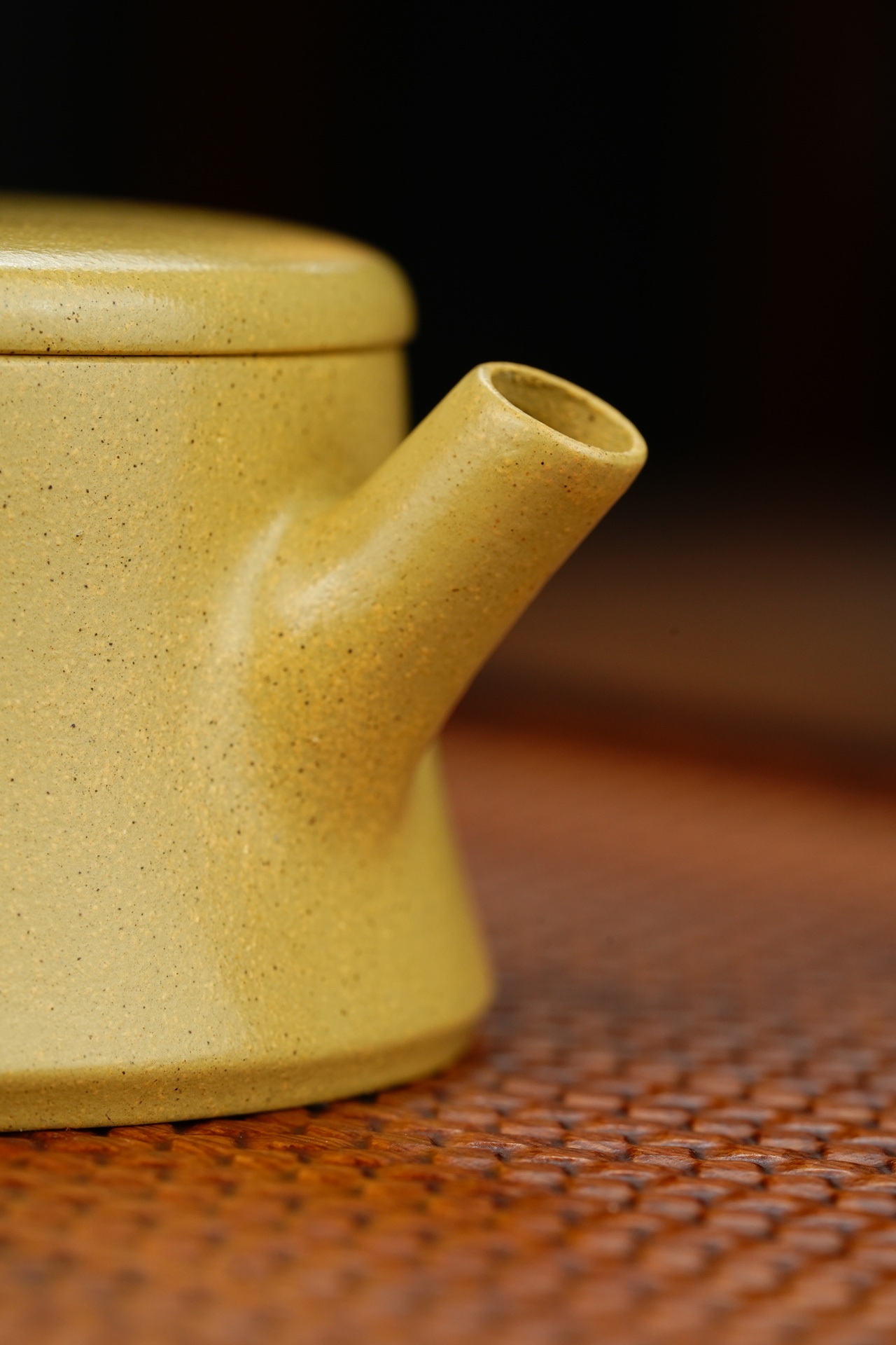 云柱宜兴紫砂壶原矿本山绿泥泥料130CC Yunzhù Yixing Zisha Teapot Original Mine Benshan Green Clay Material 130CC