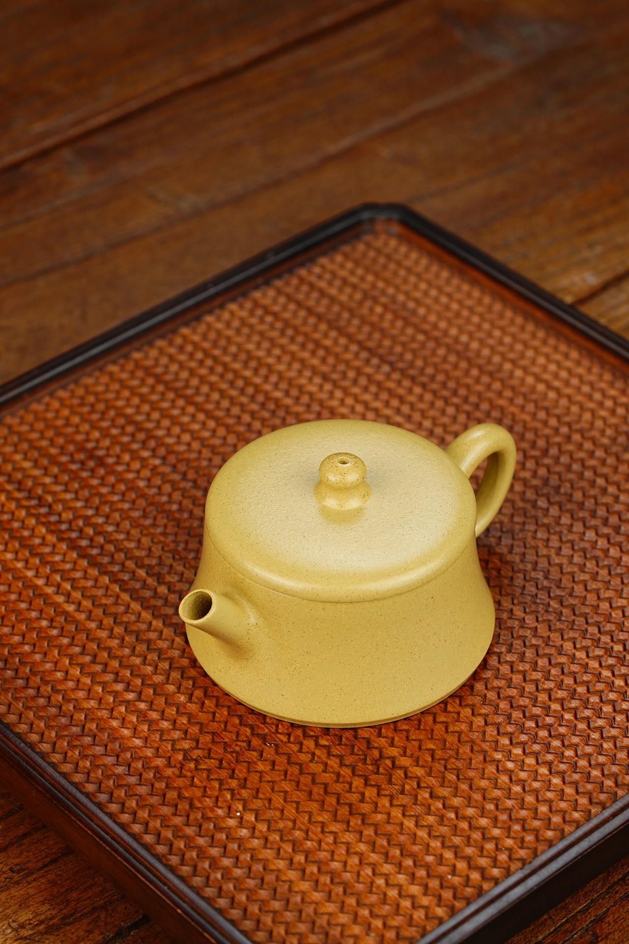 云柱宜兴紫砂壶原矿本山绿泥泥料130CC Yunzhù Yixing Zisha Teapot Original Mine Benshan Green Clay Material 130CC