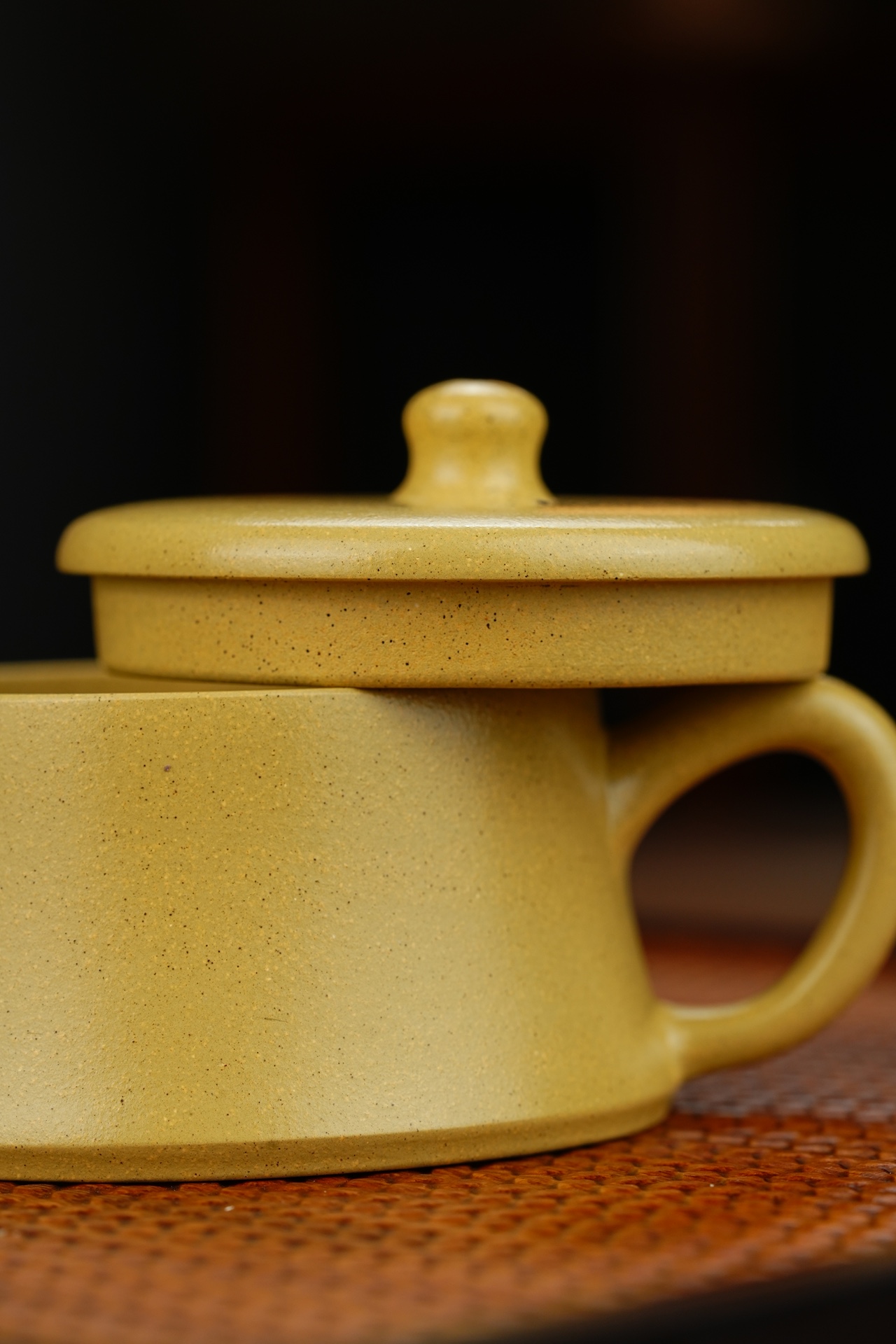 云柱宜兴紫砂壶原矿本山绿泥泥料130CC Yunzhù Yixing Zisha Teapot Original Mine Benshan Green Clay Material 130CC