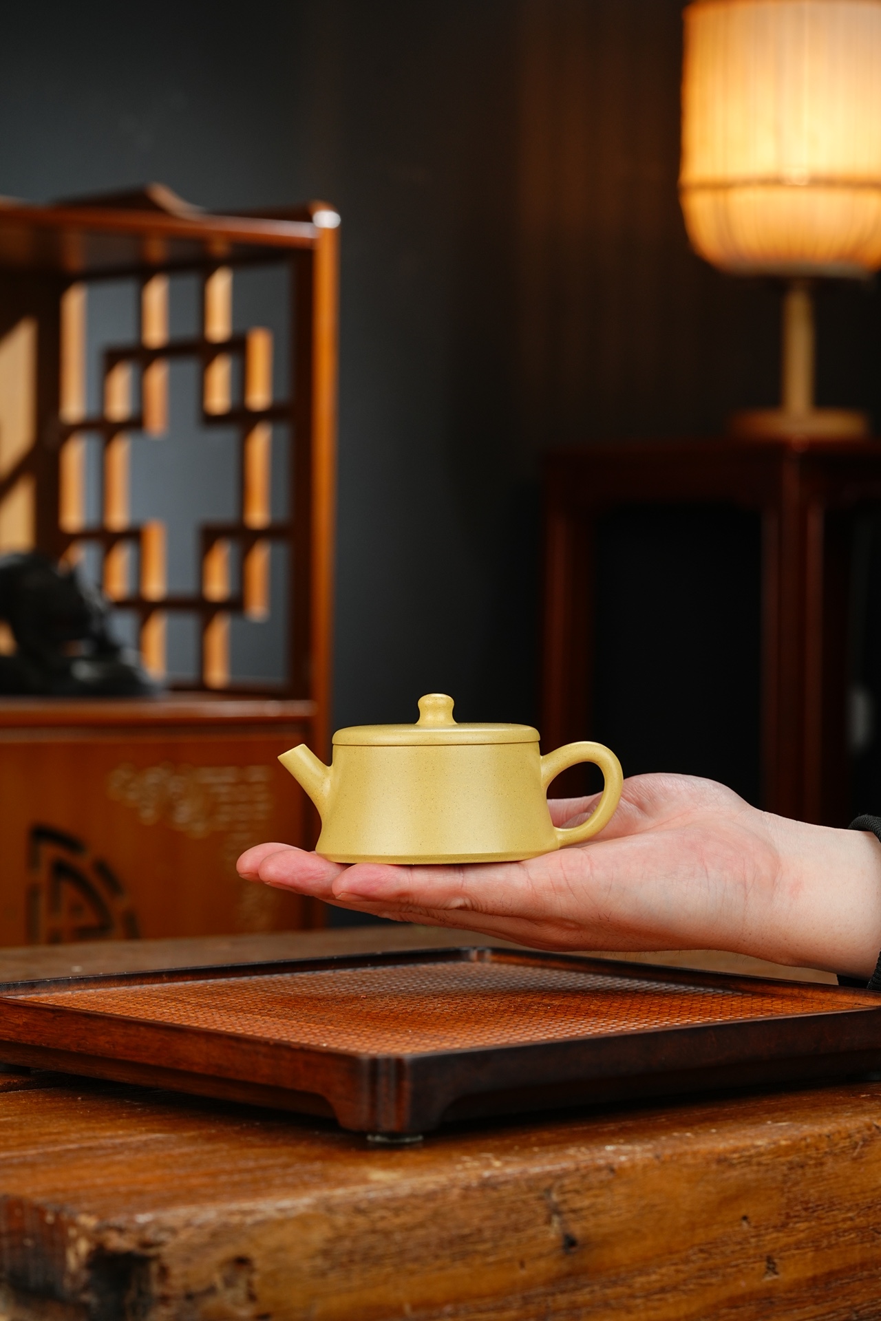 云柱宜兴紫砂壶原矿本山绿泥泥料130CC Yunzhù Yixing Zisha Teapot Original Mine Benshan Green Clay Material 130CC