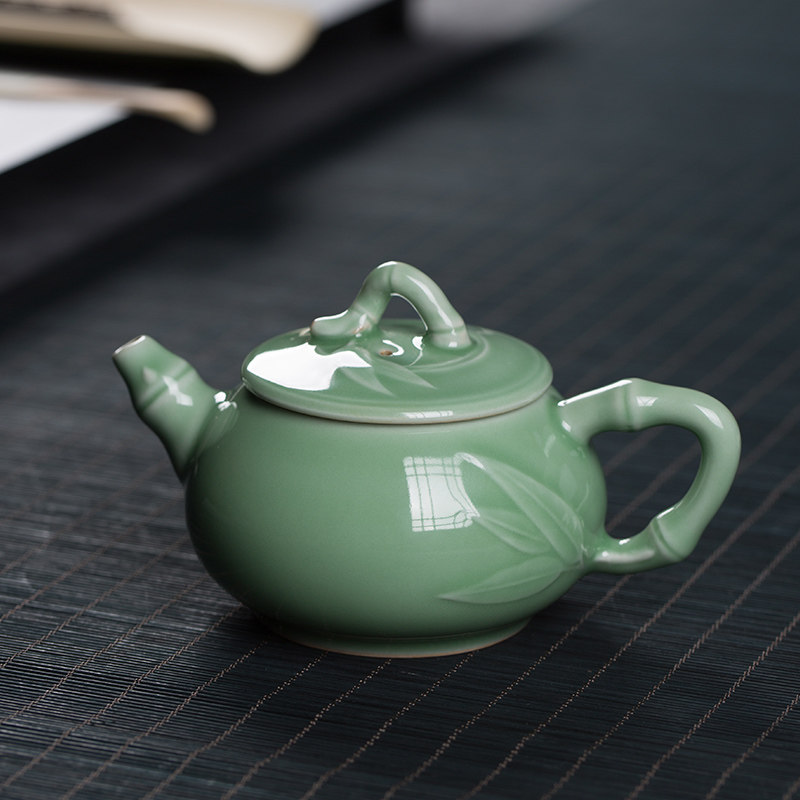 越窑龙泉青瓷仿古釉/朱砂胎粉青/朱砂胎梅子青手工制作茶壶礼盒茶具200ML  Yue Kiln Longquan Celadon Antique-style Glaze / Cinnabar Body Powder Blue / Cinnabar Body Plum Blue Handmade Teapot Gift Box Tea Set 200ML