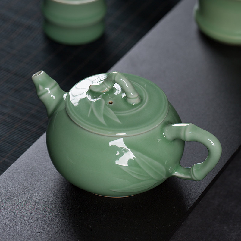 越窑龙泉青瓷仿古釉/朱砂胎粉青/朱砂胎梅子青手工制作茶壶礼盒茶具200ML  Yue Kiln Longquan Celadon Antique-style Glaze / Cinnabar Body Powder Blue / Cinnabar Body Plum Blue Handmade Teapot Gift Box Tea Set 200ML