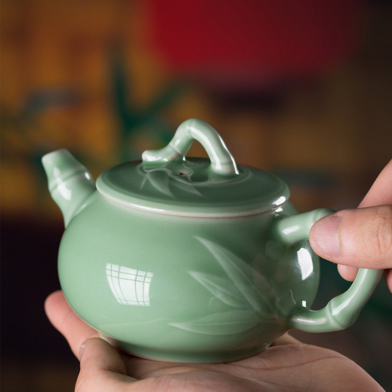 越窑龙泉青瓷仿古釉/朱砂胎粉青/朱砂胎梅子青手工制作茶壶礼盒茶具200ML  Yue Kiln Longquan Celadon Antique-style Glaze / Cinnabar Body Powder Blue / Cinnabar Body Plum Blue Handmade Teapot Gift Box Tea Set 200ML