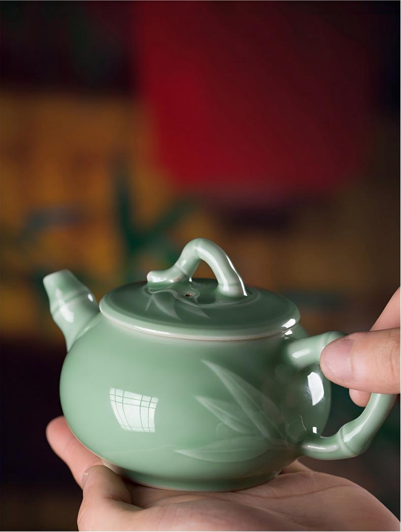 越窑龙泉青瓷仿古釉/朱砂胎粉青/朱砂胎梅子青手工制作茶壶礼盒茶具200ML  Yue Kiln Longquan Celadon Antique-style Glaze / Cinnabar Body Powder Blue / Cinnabar Body Plum Blue Handmade Teapot Gift Box Tea Set 200ML