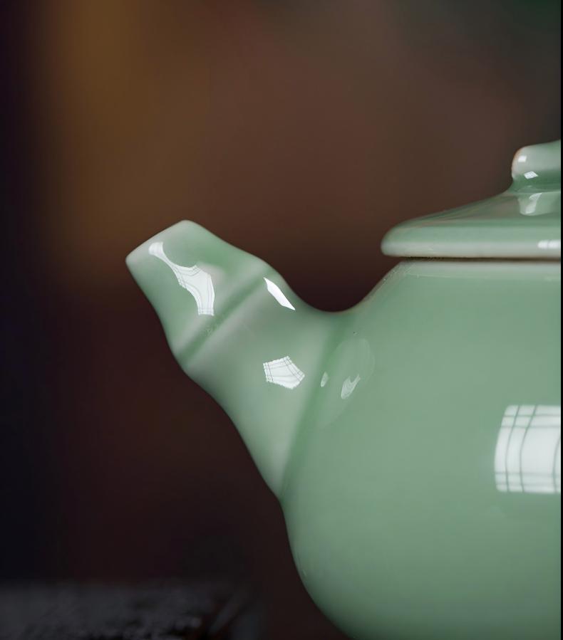 越窑龙泉青瓷仿古釉/朱砂胎粉青/朱砂胎梅子青手工制作茶壶礼盒茶具200ML  Yue Kiln Longquan Celadon Antique-style Glaze / Cinnabar Body Powder Blue / Cinnabar Body Plum Blue Handmade Teapot Gift Box Tea Set 200ML
