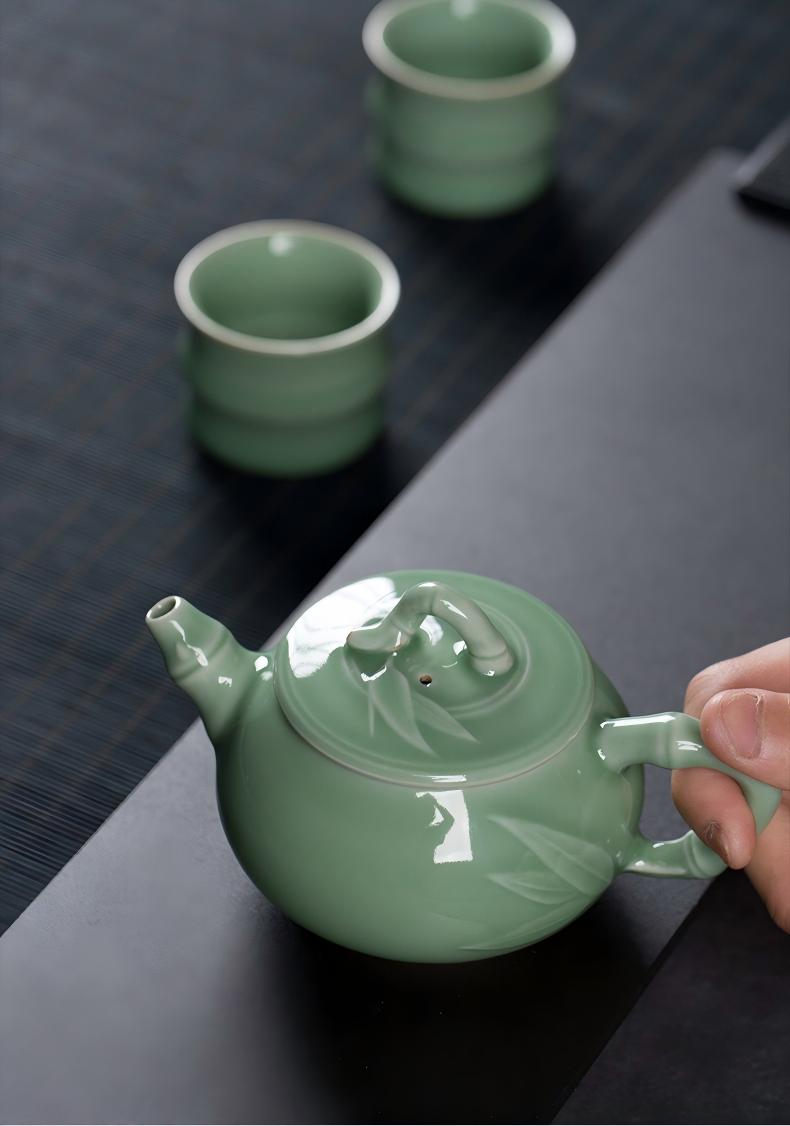 越窑龙泉青瓷仿古釉/朱砂胎粉青/朱砂胎梅子青手工制作茶壶礼盒茶具200ML  Yue Kiln Longquan Celadon Antique-style Glaze / Cinnabar Body Powder Blue / Cinnabar Body Plum Blue Handmade Teapot Gift Box Tea Set 200ML