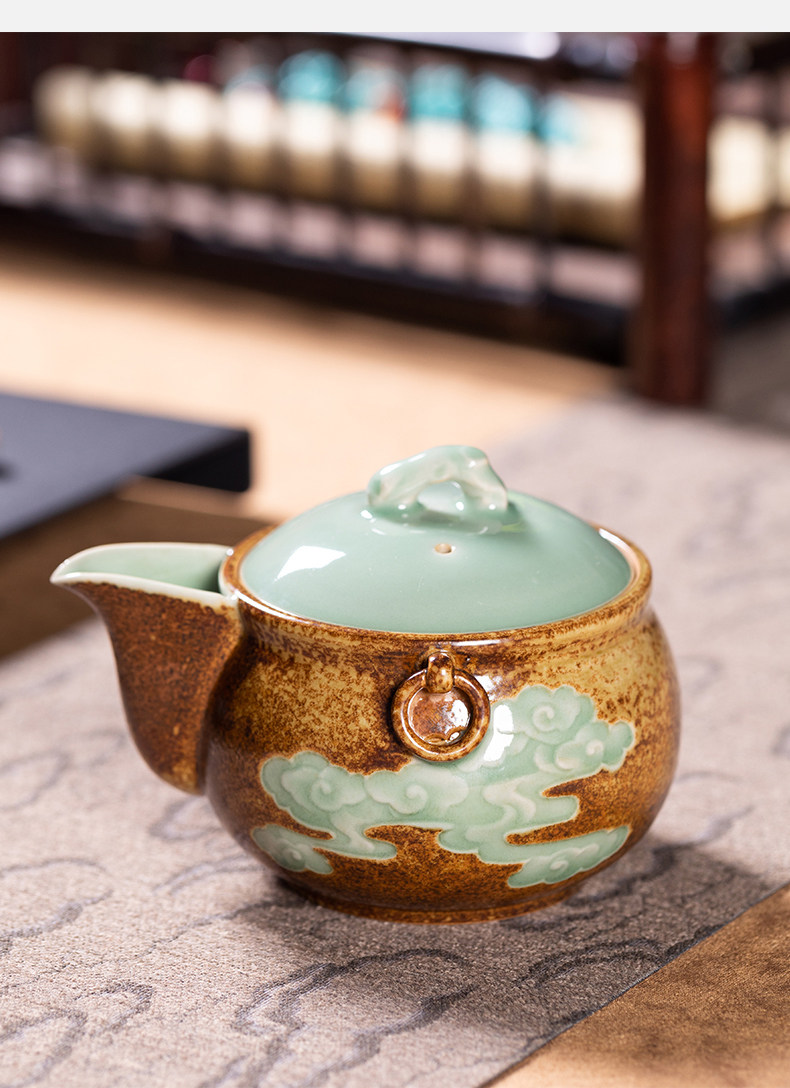 龙泉青瓷祥云填釉/祥云粉青手工制作手抓茶壶礼盒茶具230ML  Longquan Celadon Auspicious Cloud Glaze / Auspicious Cloud Powder Blue Handmade Handheld Teapot Gift Box Tea Set 230ML
