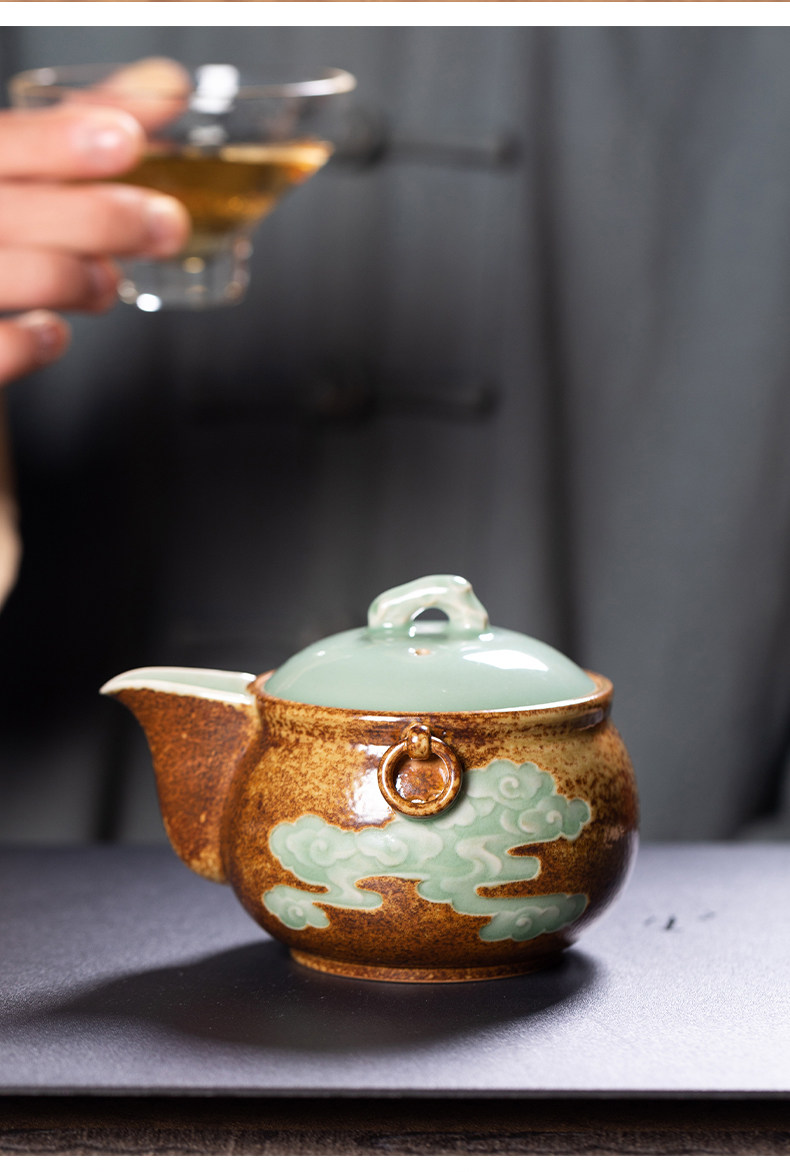 龙泉青瓷祥云填釉/祥云粉青手工制作手抓茶壶礼盒茶具230ML  Longquan Celadon Auspicious Cloud Glaze / Auspicious Cloud Powder Blue Handmade Handheld Teapot Gift Box Tea Set 230ML