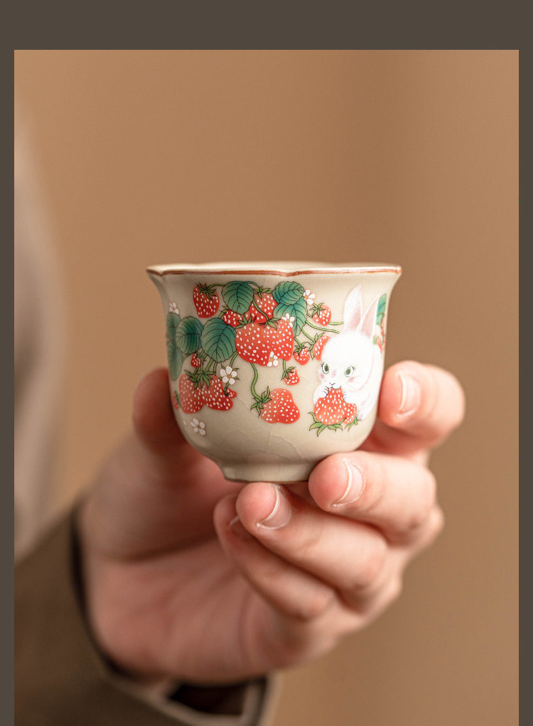 手绘草莓兔系列可爱汝窑一壶两杯托盘礼盒茶具 Hand-painted Strawberry Bunny Series Cute Ru Kiln Teapot with Two Cups and Tray Gift Box Tea Set