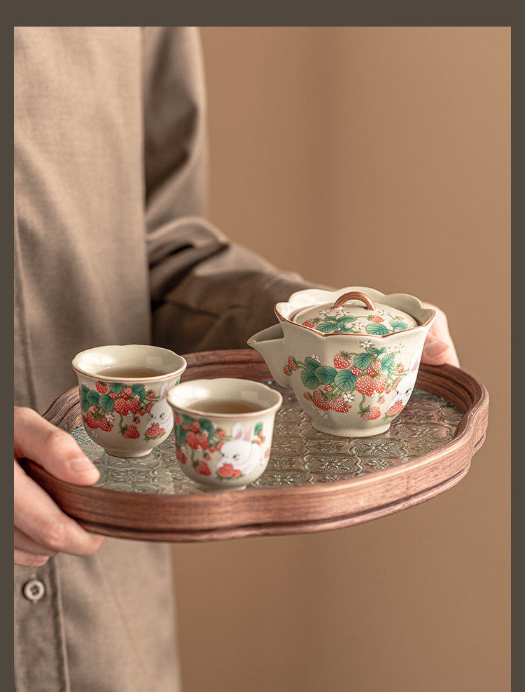 手绘草莓兔系列可爱汝窑一壶两杯托盘礼盒茶具 Hand-painted Strawberry Bunny Series Cute Ru Kiln Teapot with Two Cups and Tray Gift Box Tea Set