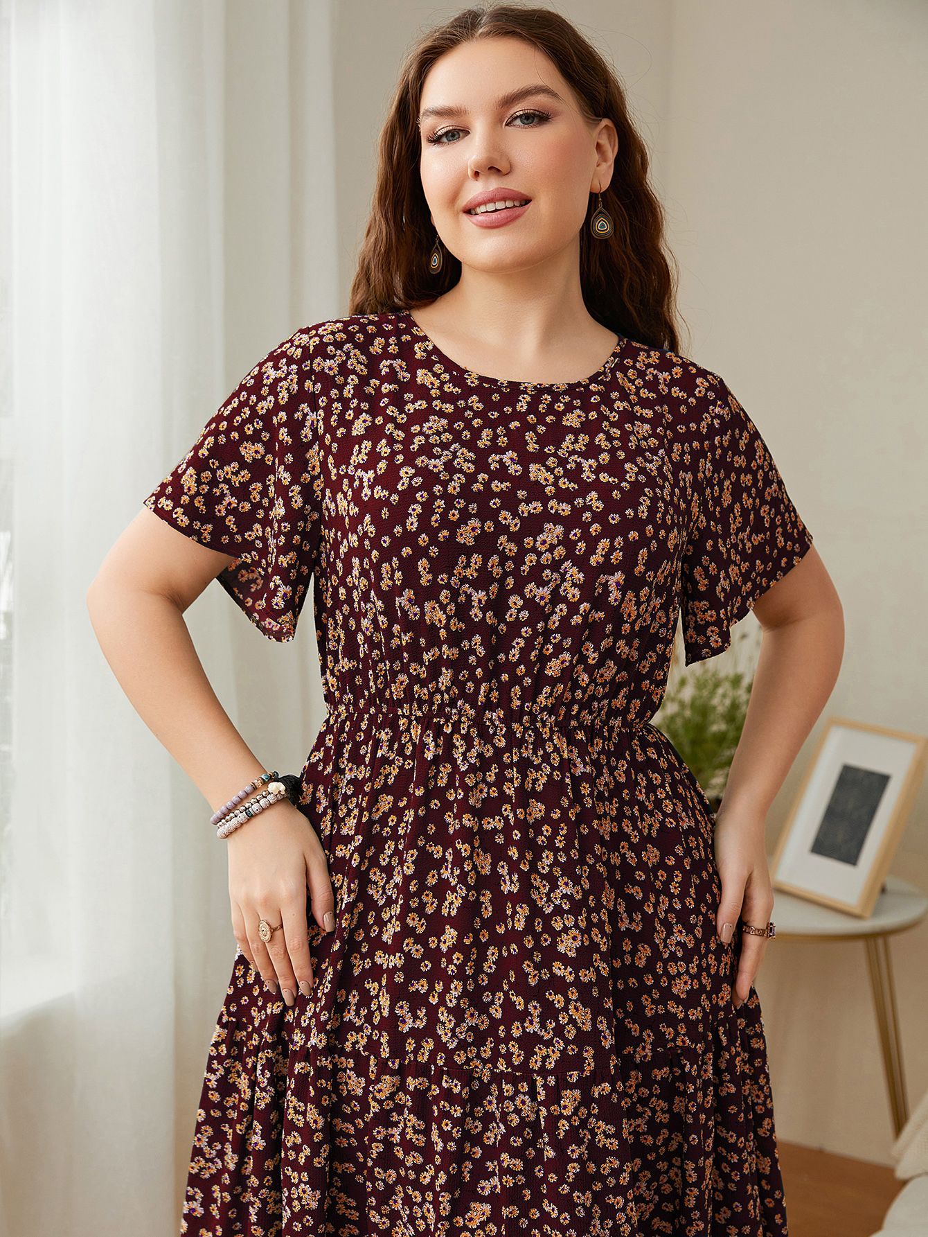 Ditsy Floral Crew Neck Tiered Midi Dress | Casual All-Day Curvy Dress