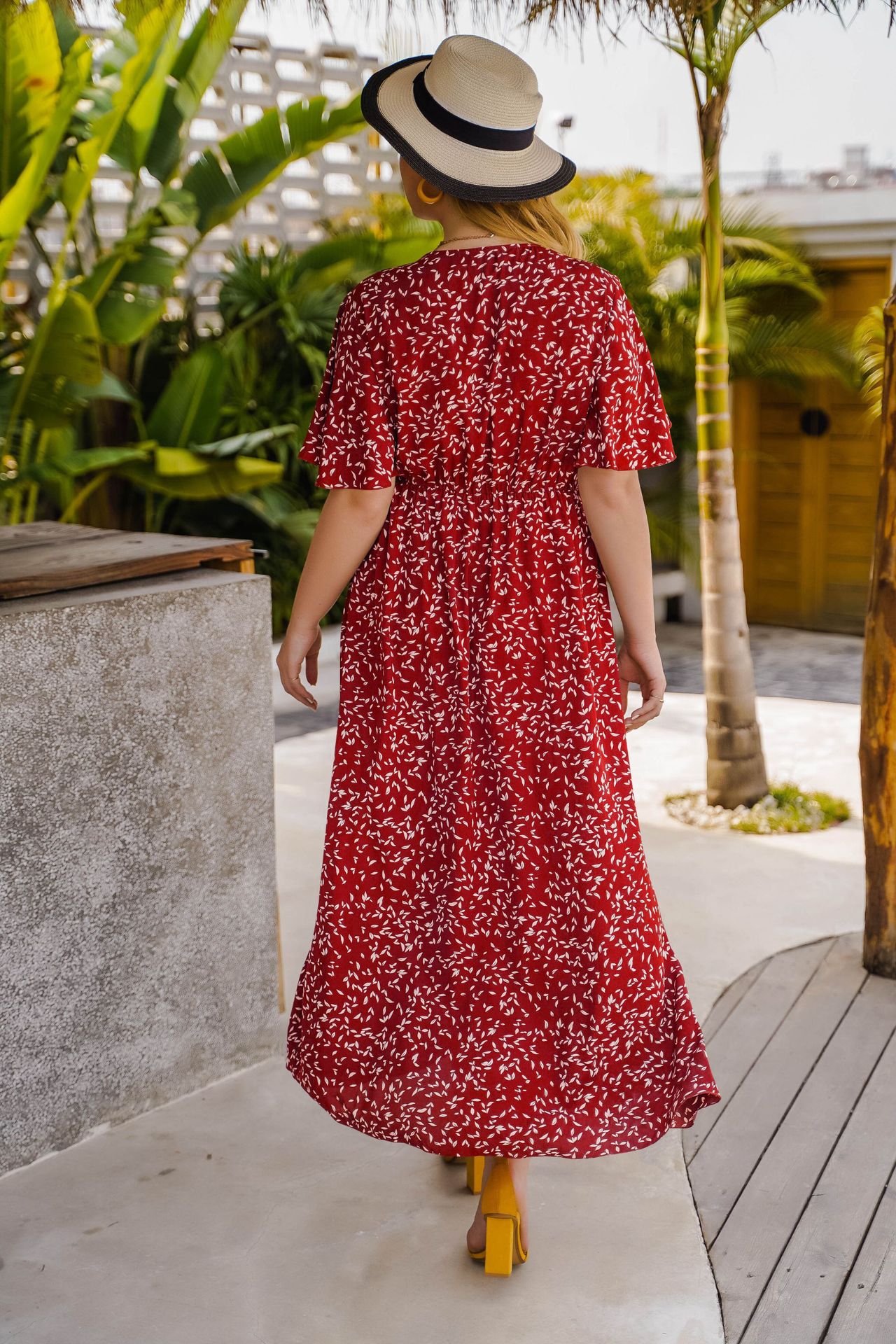 Leaf Print V-Neck Flutter Sleeve Maxi Dress | Curvy Women's Vacation & Casual Dress