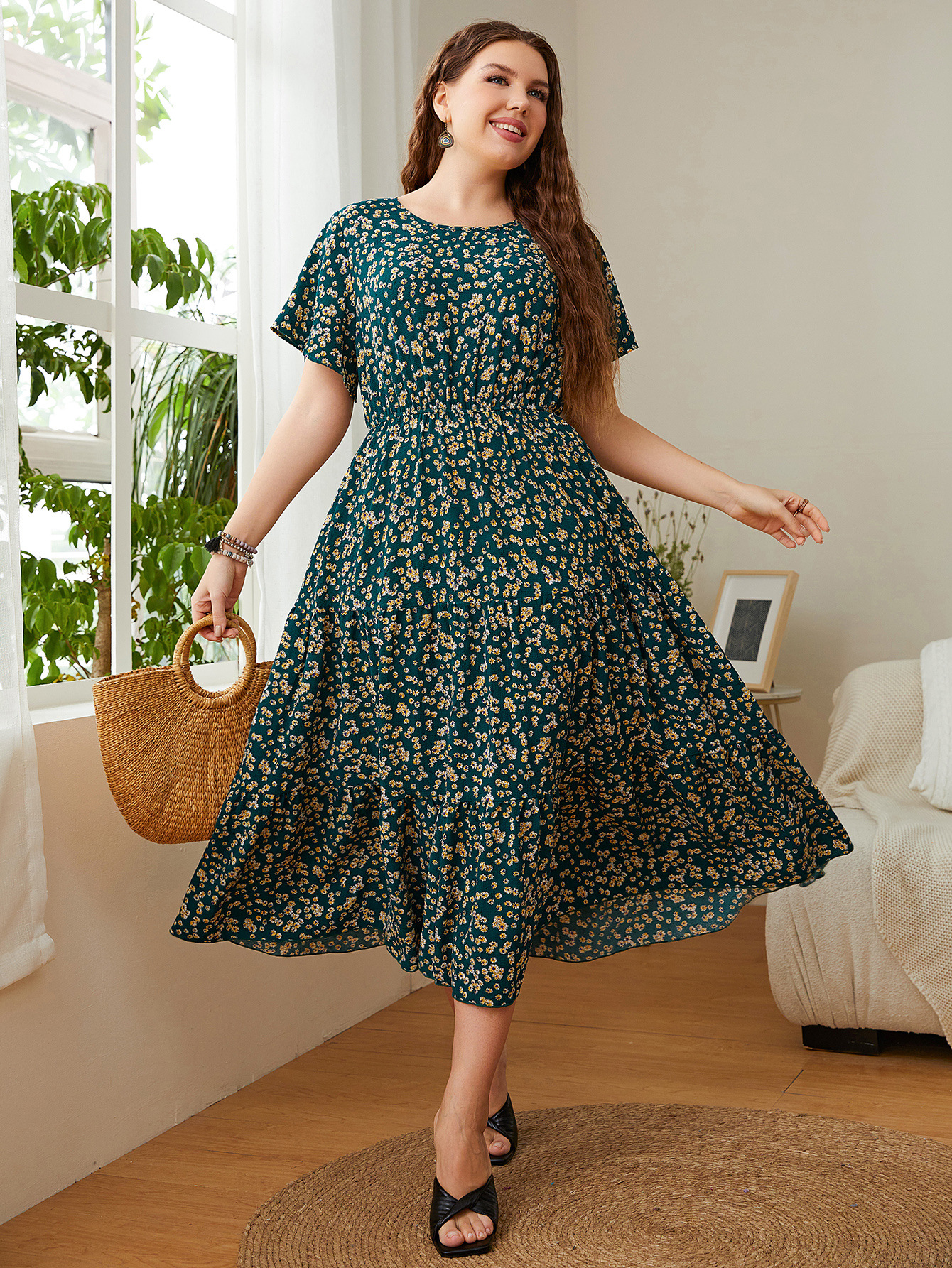 Ditsy Floral Crew Neck Tiered Midi Dress | Casual All-Day Curvy Dress