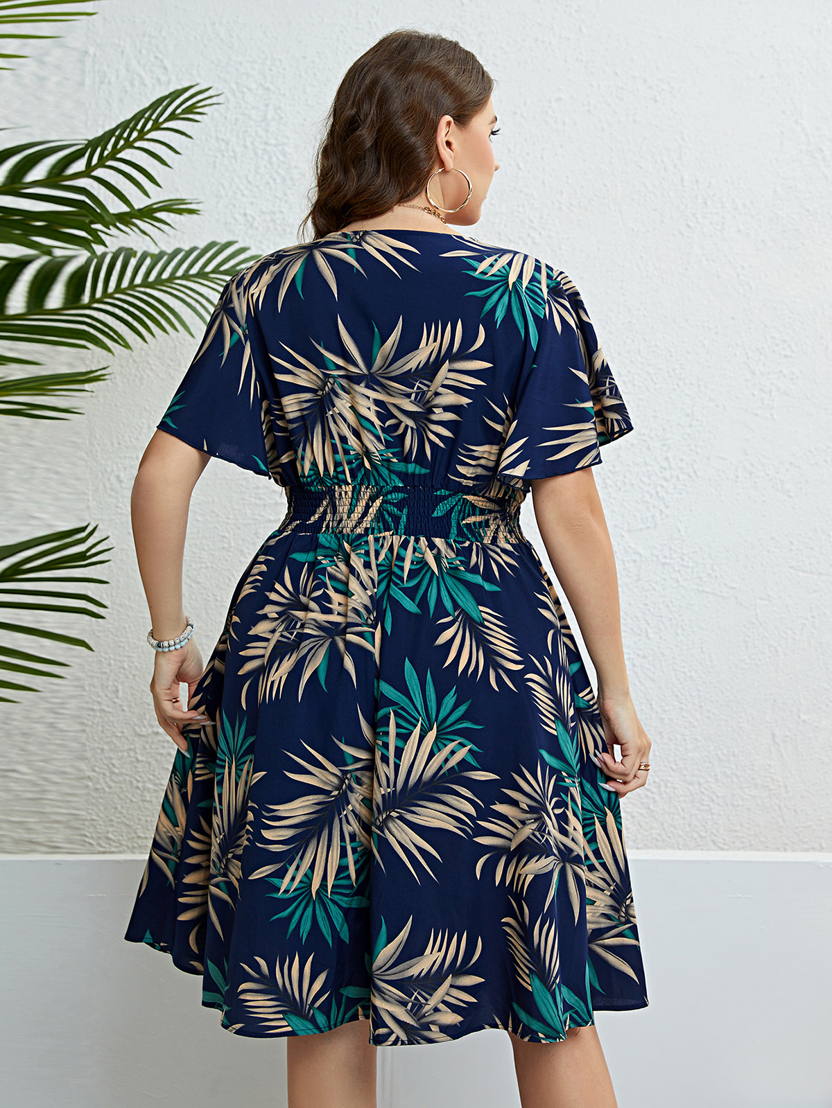 Tropical Palm Print Surplice V-Neck Flutter Sleeve Midi Dress | Curvy Vacation Casual Dress