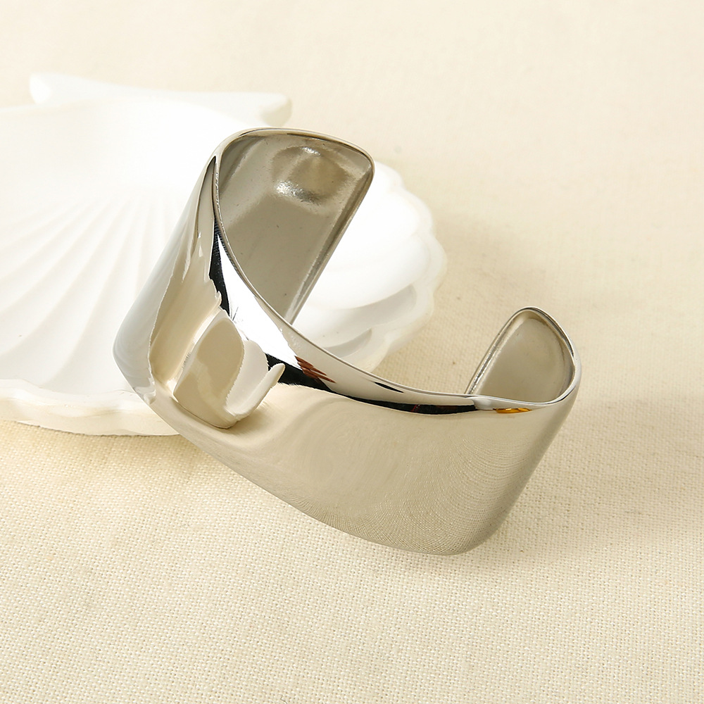 Minimalist Wide Tapered Mirror Cuff Bracelet