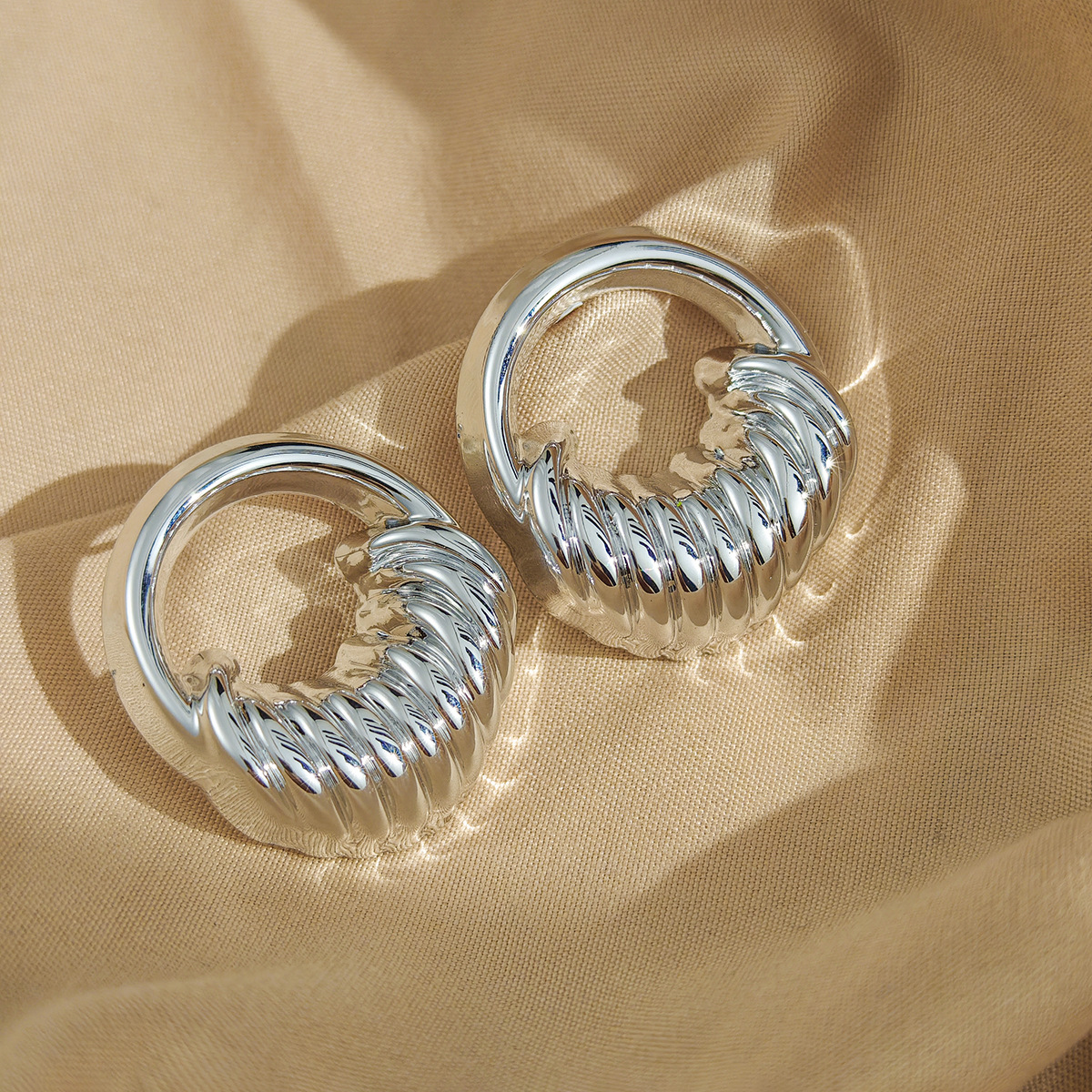 Featherlight Curve Ribbed Open Hoop Earrings