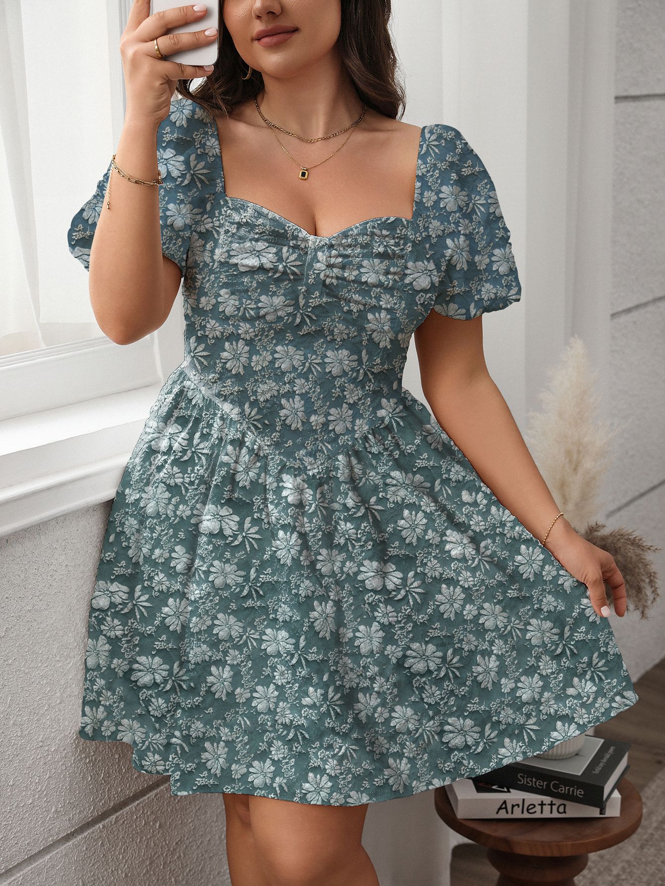 Puff Sleeve Textured Floral Fit-and-Flare Mini Dress | Curvy Women's Sweetheart Neckline Party Dress