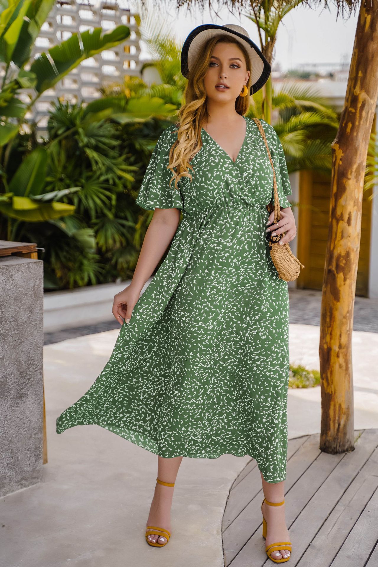 Leaf Print V-Neck Flutter Sleeve Maxi Dress | Curvy Women's Vacation & Casual Dress