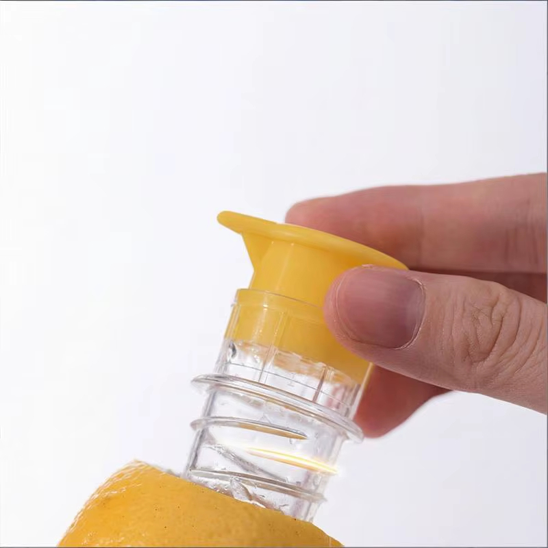 Manual lemon juicer