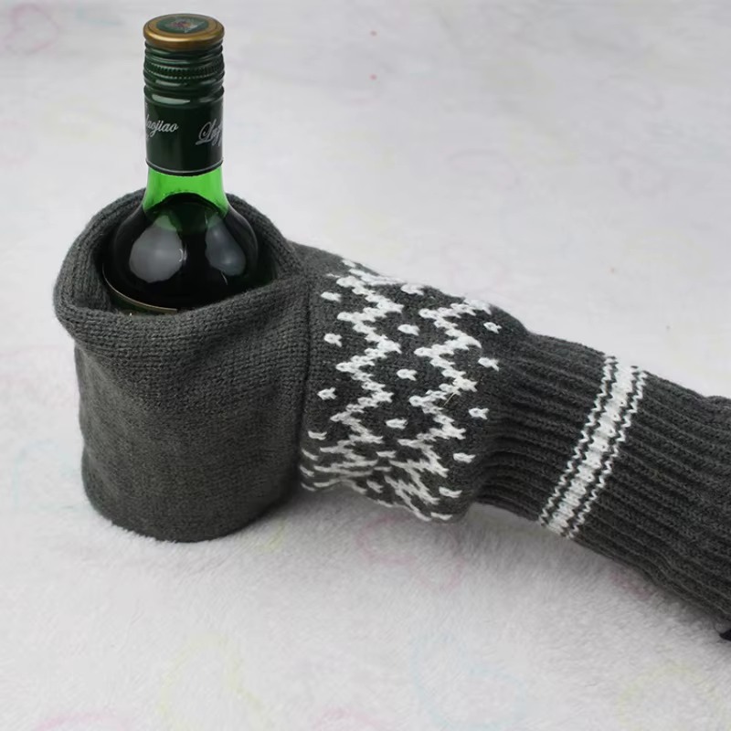Winter Beer Mitten Gloves – Warm Knitted Drink Holder Gloves for Camping, Parties & Outdoor Activities