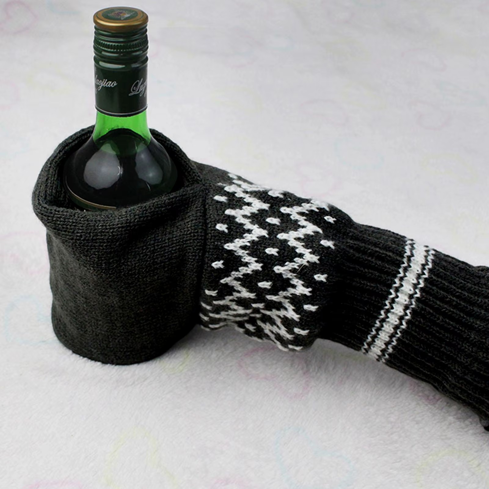 Winter Beer Mitten Gloves – Warm Knitted Drink Holder Gloves for Camping, Parties & Outdoor Activities