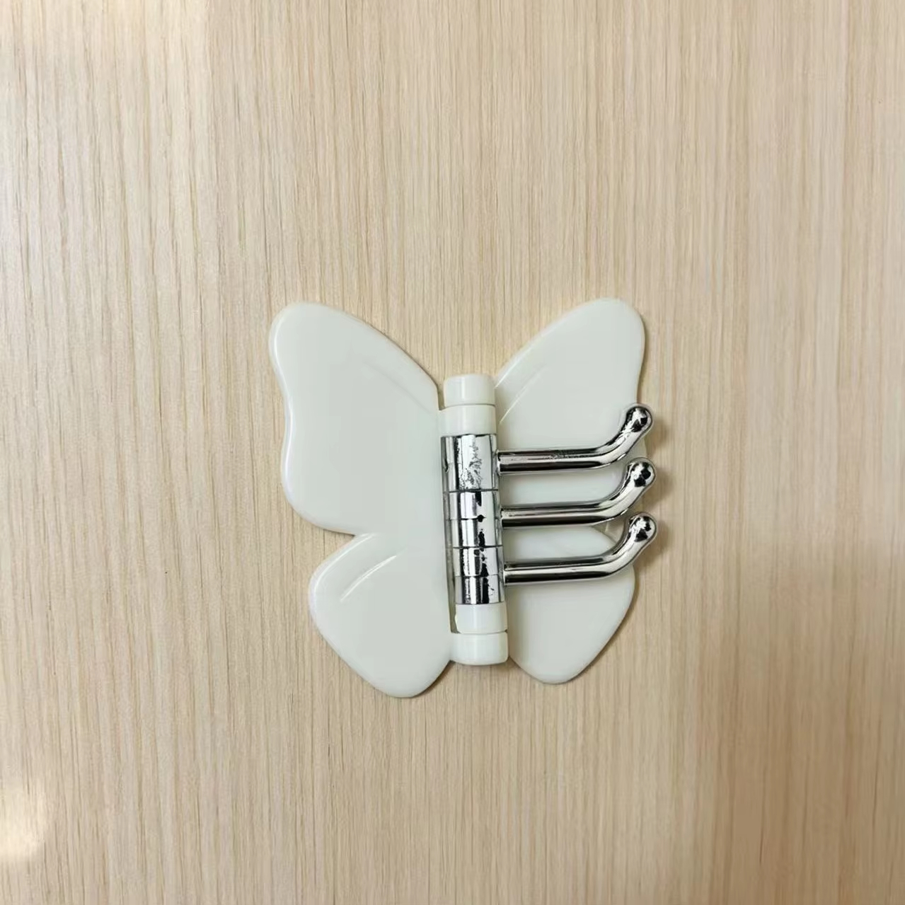 Butterfly Rotating Wall Hook – Punch-Free 3-Hook Organizer