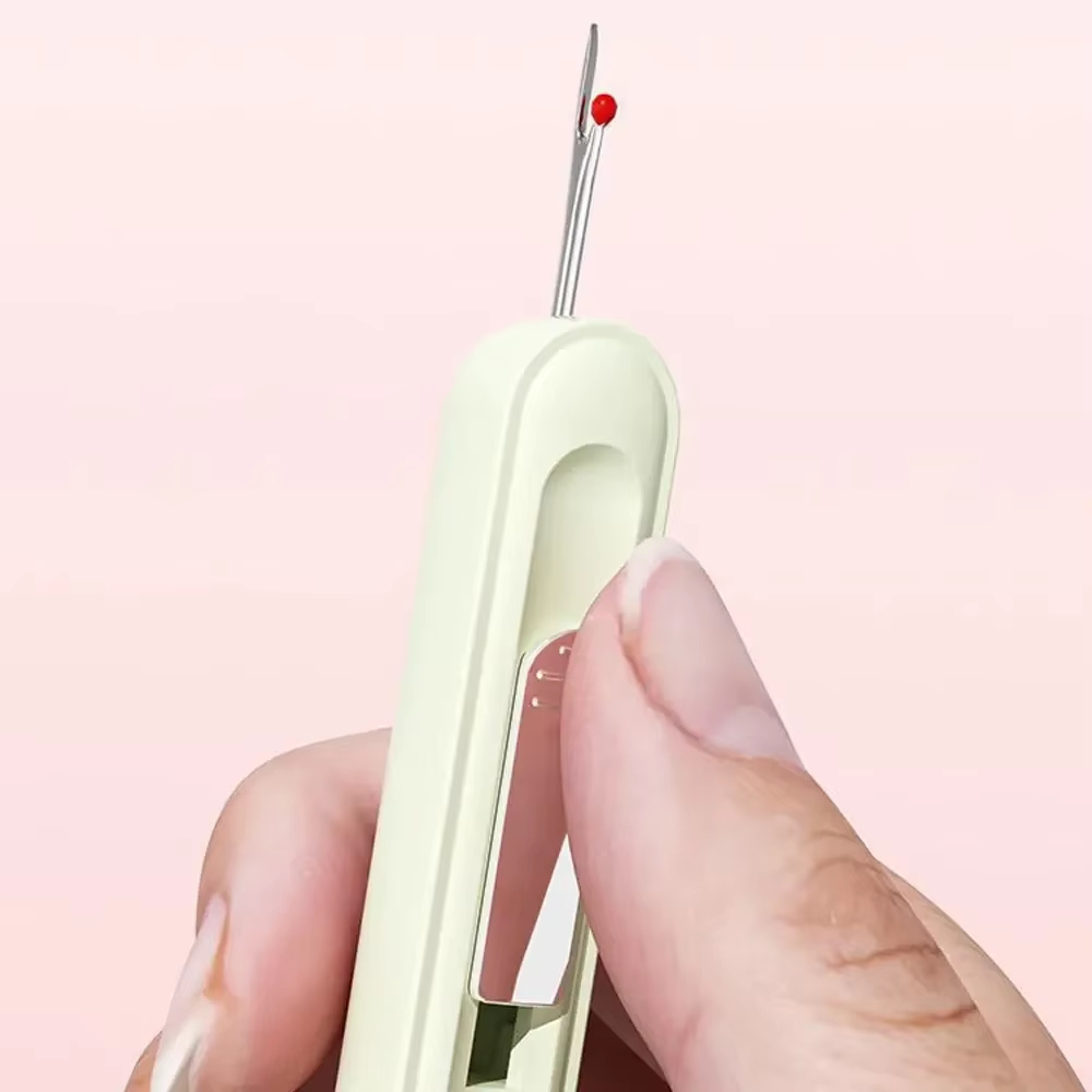 🧵 2-in-1 Needle Threader & Seam Ripper – Easy Hand Sewing Tool ✂️