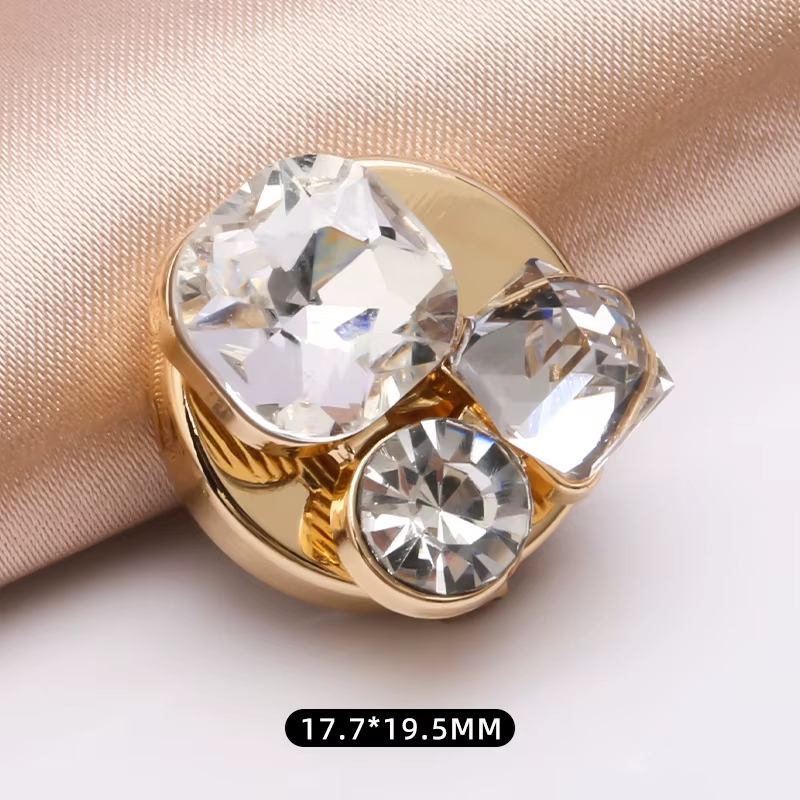💎 Rhinestone & Pearl Decorative Collar Clips Set