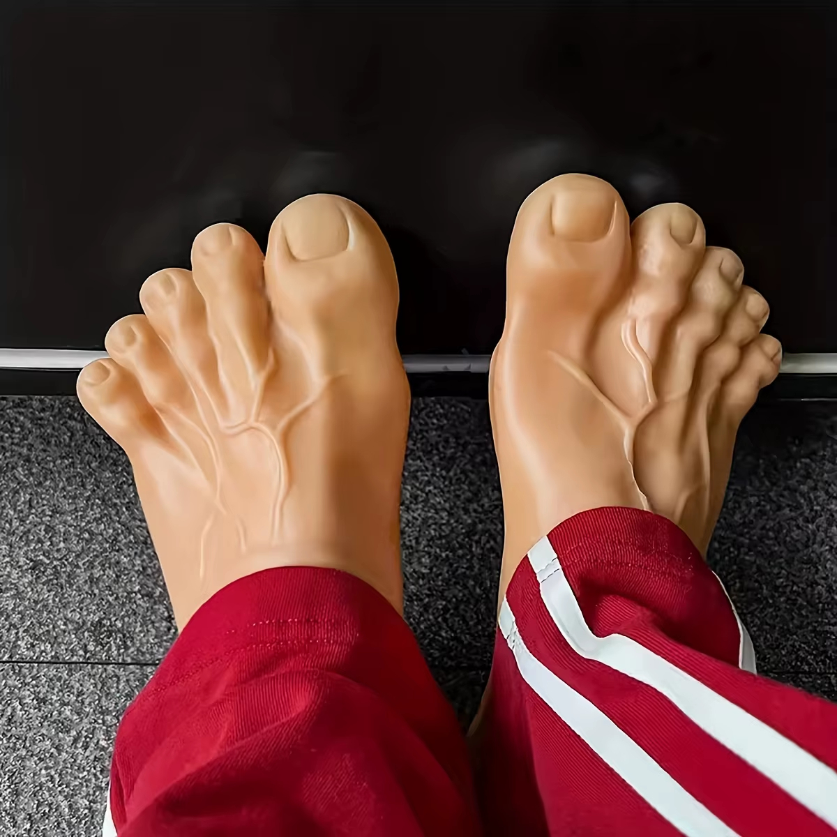 Funny Realistic Barefoot Slippers – Novelty Big Toe Shoes for Halloween, Cosplay & Pranks